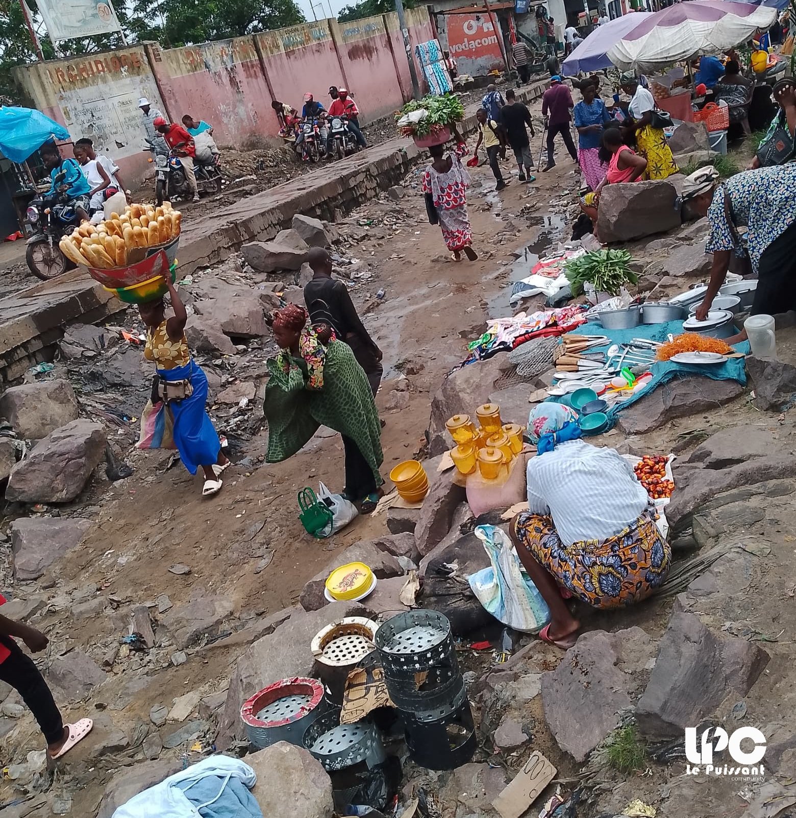 KINSHASA| Les habitants de Kimbanseke face à l’enfer des routes délabrées depuis plus de deux ans