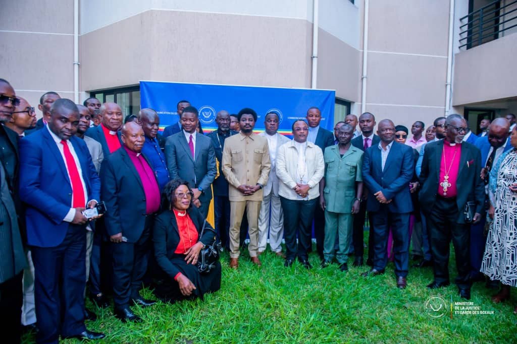 RDC  : Identification gratuite des ministres de culte ; Dodo Kamba conduit sa communauté pour se conformer