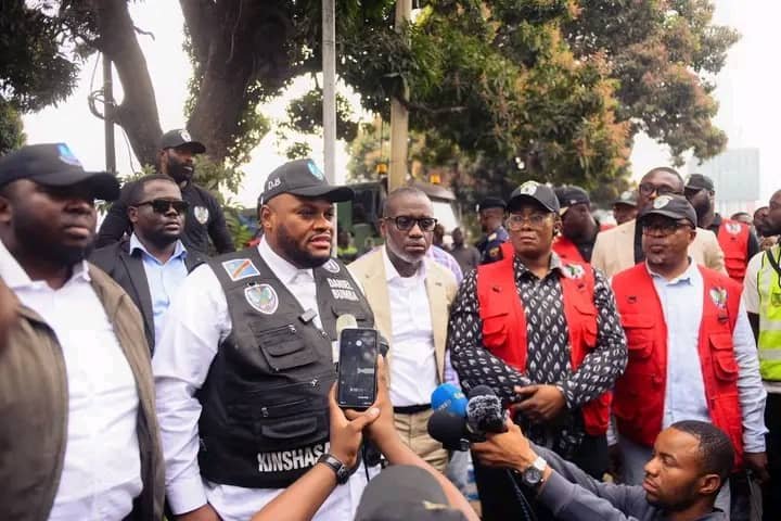 Lutte contre le désordre urbain à Kinshasa : le gouverneur Bumba lance une vaste opération d’assainissement