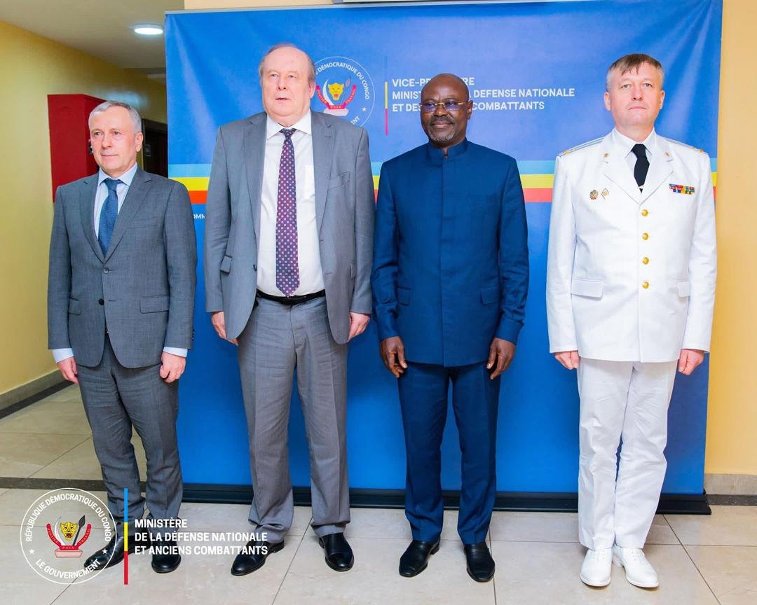 DIPLOMATIE: Coopération militaire RDC-Russie : le Vice-Premier Ministre Guy Kabombo reçoit l&rsquo;Ambassadeur Karl Tikhazé