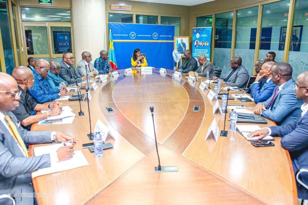 Sécuriser l’approvisionnement en produits pétroliers sur l’ensemble du territoire : la Ministre Acacia Bandubola mobilise les opérateurs du secteur